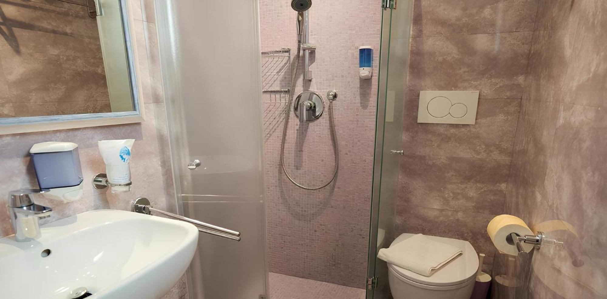 Hotel Gioiosa 切塞纳蒂科 外观 照片